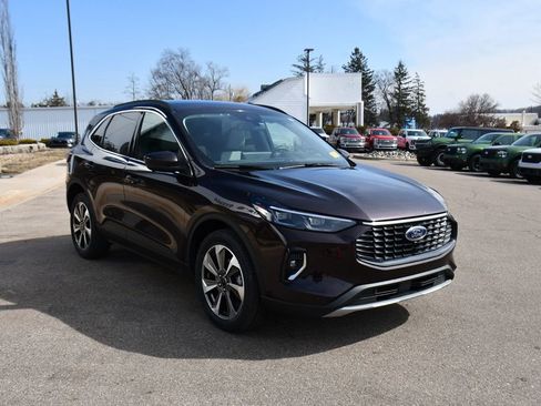 Used 2023 Ford Escape Platinum w/ Premium Technology Package image 9