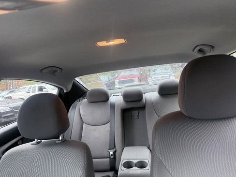Used 2016 Hyundai Elantra SE image 33