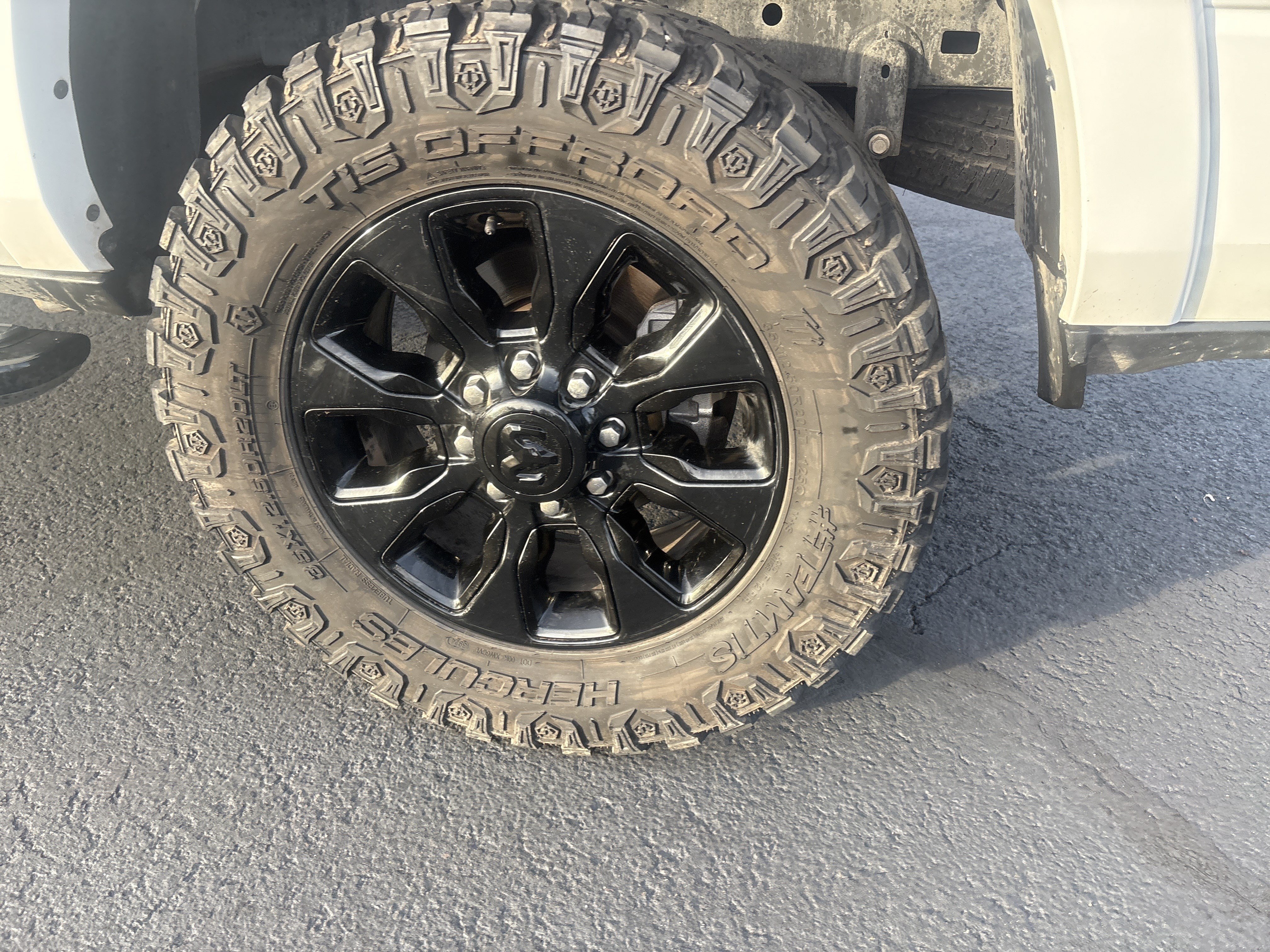Used 2020 RAM 2500 Laramie w/ Night Edition AWD/4WD image 12