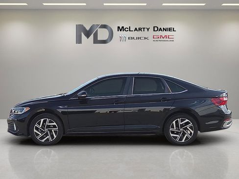 Used 2024 Volkswagen Jetta SEL image 3