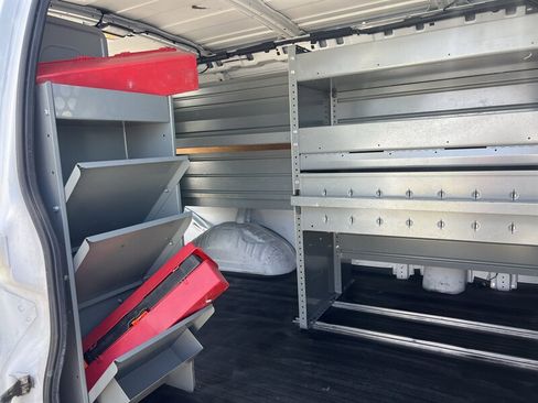 Used 2014 Chevrolet Express 2500 RWD image 22