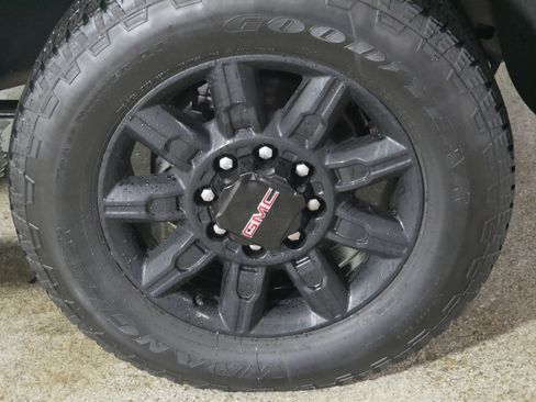 Used 2024 GMC Sierra 3500 AT4 image 15