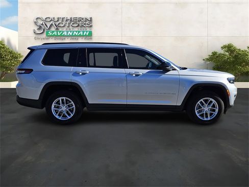 Used 2024 Jeep Grand Cherokee L Laredo w/ Luxury Tech Group I image 6