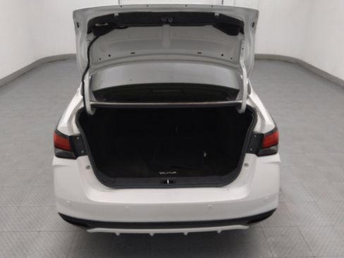 Used 2022 Nissan Versa SV w/ Trunk Package FWD image 29