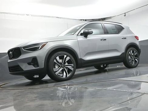 New 2026 Volvo XC40 B5 Ultra w/ Protection Package Premier image 33