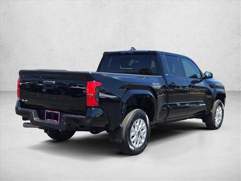Certified 2025 Toyota Tacoma SR5 AWD/4WD image 5