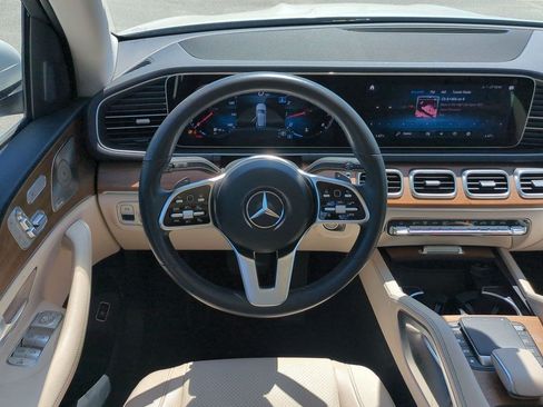 Used 2022 Mercedes-Benz GLE 350 4MATIC w/ Premium Package image 32
