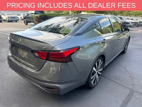 Used 2022 Nissan Altima 2.5 SR FWD image 12