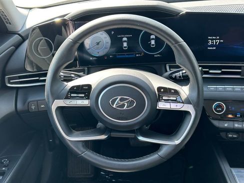 Used 2023 Hyundai Elantra Limited image 37