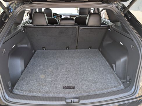 Used 2025 Volkswagen Atlas Cross Sport SEL image 19