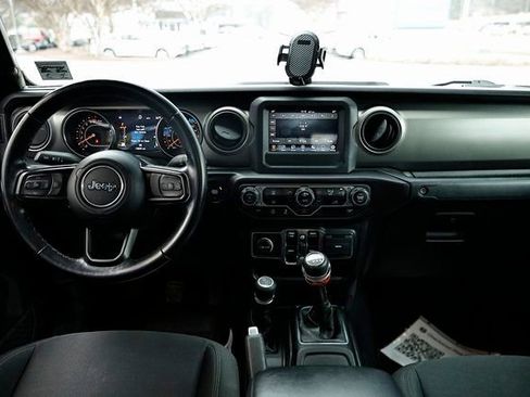 Used 2021 Jeep Gladiator Willys image 26