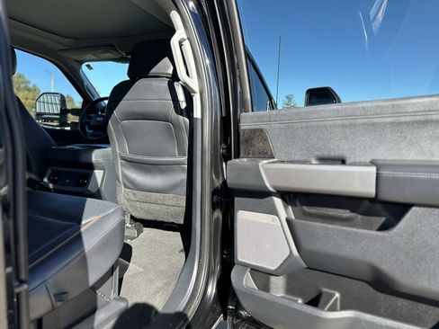 Used 2025 Ford F250 Lariat image 10