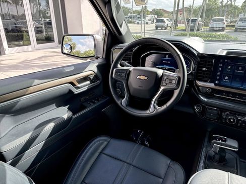 Used 2024 Chevrolet Silverado 1500 High Country w/ Technology Package AWD/4WD image 21