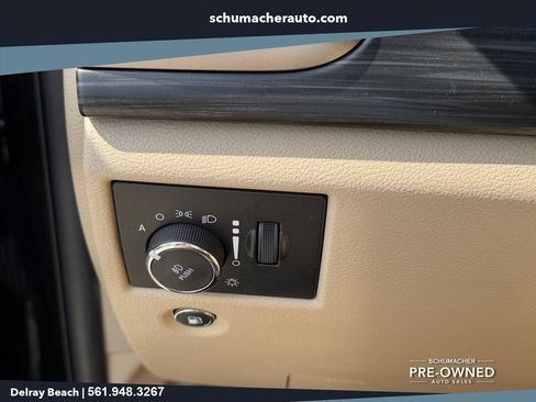 Used 2019 Jeep Grand Cherokee Laredo AWD/4WD image 27