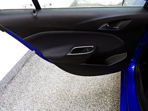 Used 2017 Chevrolet Cruze LT image 9