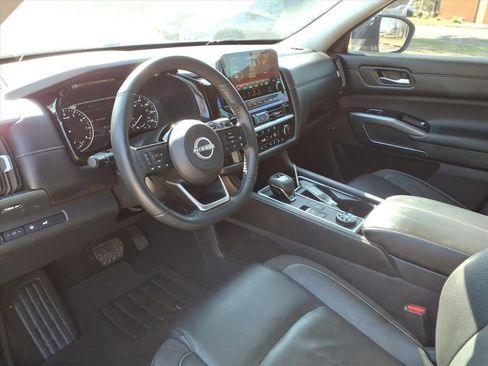 Used 2024 Nissan Pathfinder SL w/ Cargo Package image 29