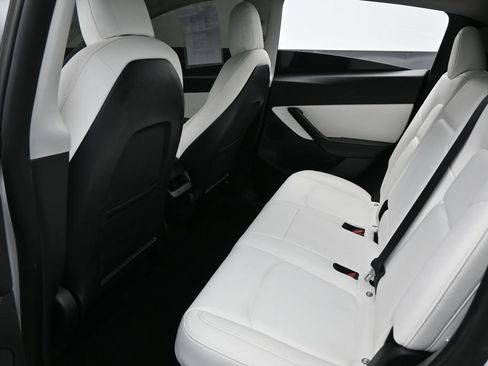 Used 2021 Tesla Model Y Long Range AWD/4WD image 28