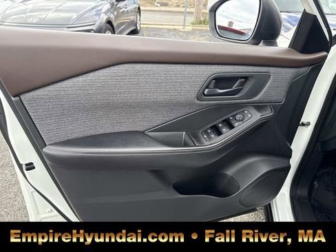 Used 2021 Nissan Rogue S image 16