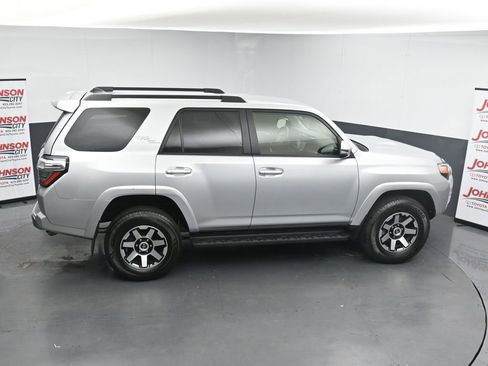 Used 2024 Toyota 4Runner TRD Off-Road Premium AWD/4WD image 31