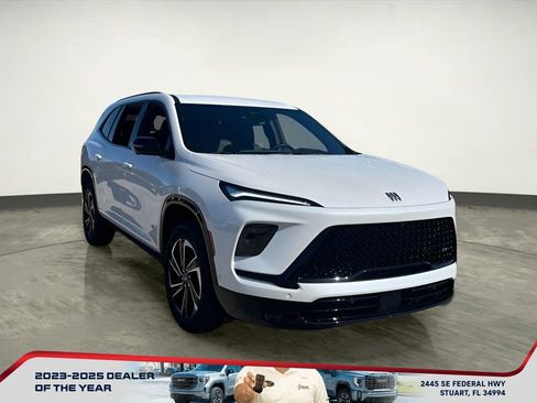 New 2025 Buick Enclave Sport Touring w/ Super Cruise Package image 7