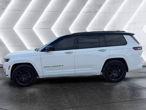 Used 2025 Jeep Grand Cherokee L Summit w/ Advanced Protech Group IV AWD/4WD image 4