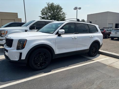 Used 2022 Kia Telluride SX w/ SX Prestige Package AWD/4WD image 2