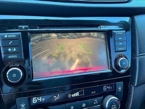 Used 2018 Nissan Rogue SV image 13