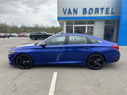 Used 2021 Honda Accord Sport image 2