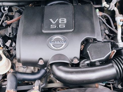 Used 2010 Nissan Titan XE image 3