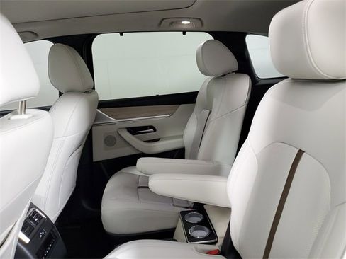 Used 2024 MAZDA CX-90 3.3 Turbo S w/ Premium Package image 11