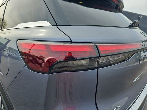 Used 2023 INFINITI QX60 Sensory w/ Cargo Package AWD/4WD image 39