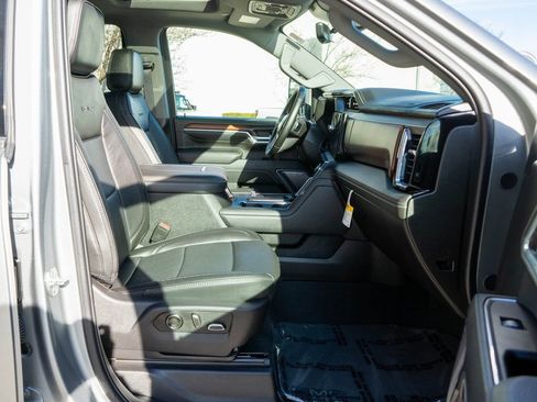 New 2025 GMC Sierra 2500 Denali w/ Denali Reserve Package image 10