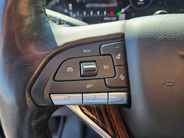 Used 2023 Cadillac Escalade Premium Luxury AWD/4WD image 27