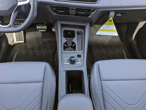 New 2026 Volkswagen Tiguan SE R-Line image 18