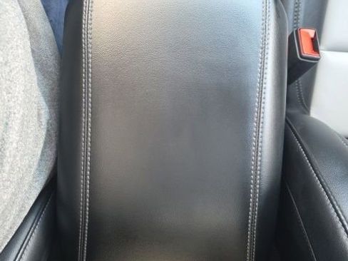 Used 2023 Ford Explorer XLT w/ Equipment Group 202A image 33