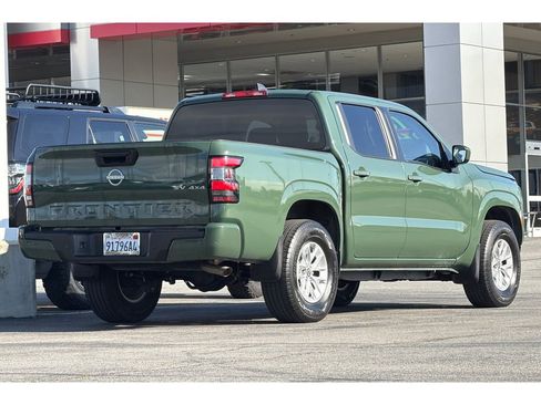 Used 2024 Nissan Frontier SV w/ Technology Package AWD/4WD image 4