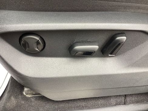 Used 2024 Volkswagen Atlas SE image 17