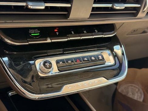 Used 2024 Lincoln Corsair AWD w/ Towing Package image 27