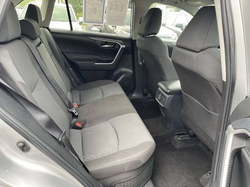 Used 2025 Toyota RAV4 XLE AWD/4WD image 21
