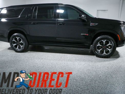 Used 2025 GMC Yukon XL AT4 w/ AT4 Premium Package AWD/4WD image 6