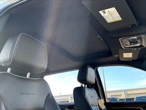 Used 2022 GMC Sierra 1500 Denali w/ Technology Package image 14