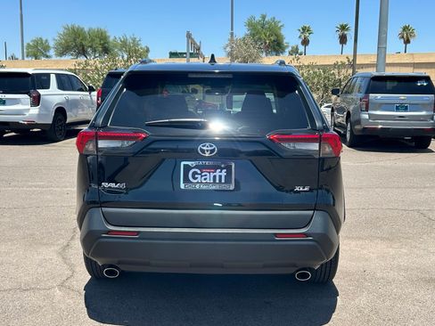 Used 2021 Toyota RAV4 XLE FWD image 4