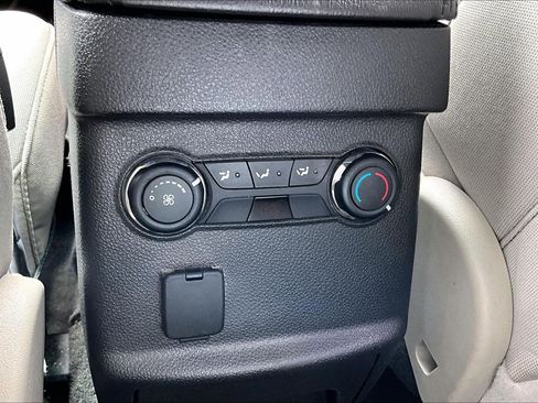 Used 2014 Ford Explorer FWD image 37