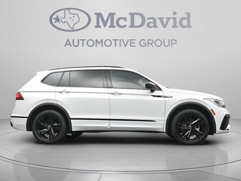 Used 2024 Volkswagen Tiguan SE R-Line FWD image 33