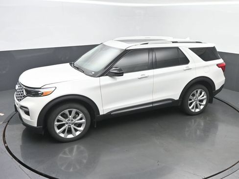 Used 2023 Ford Explorer Platinum w/ Technology Package AWD/4WD image 39