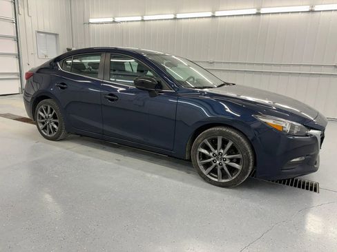 Used 2018 MAZDA MAZDA3 Touring image 1