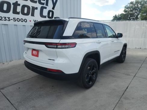 New 2025 Jeep Grand Cherokee Limited w/ Luxury Tech Group II image 18