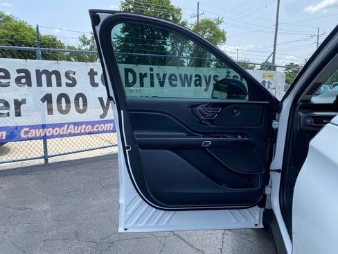 Used 2025 Lincoln Aviator Reserve w/ Illumination Package AWD/4WD image 13