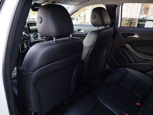 Used 2015 Mercedes-Benz GLA 250 4MATIC image 18