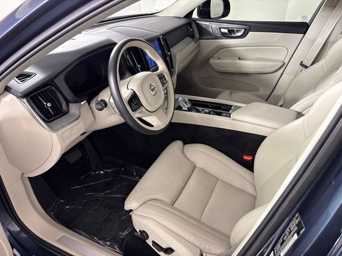 Used 2025 Volvo XC60 B5 Ultra AWD/4WD image 29